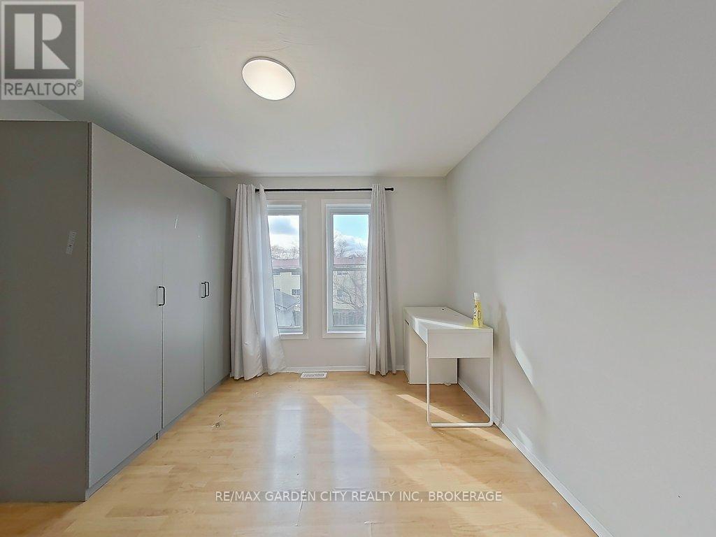 105 Tupper Drive, Thorold, Ontario  L2V 4C9 - Photo 28 - X12886650