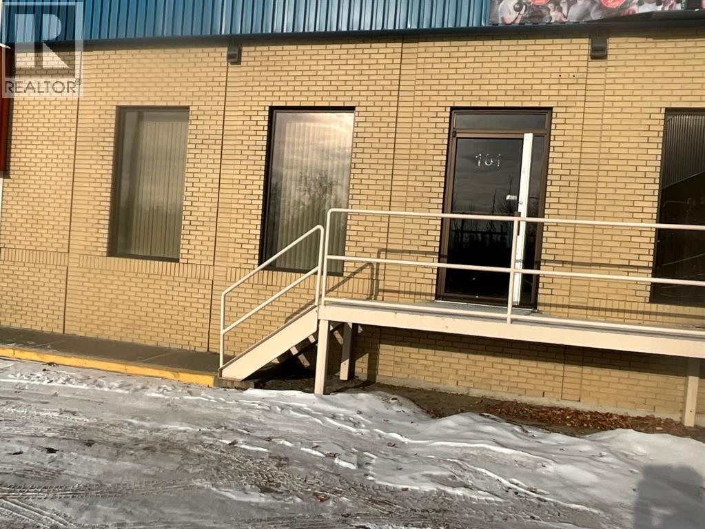 101, 4770 Riverside Drive, Red Deer, Alberta T4N 2Z7 - Photo 3 - A2281053