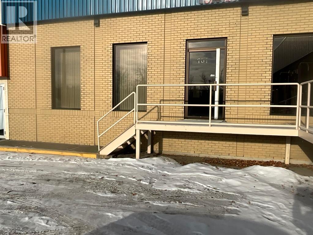 101, 4770 Riverside Drive, Red Deer, Alberta T4N 2Z7 - Photo 1 - A2281053