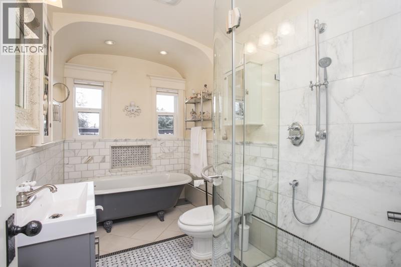 1112 Fourth Ave Avenue, New Westminster, British Columbia  V3M 1T5 - Photo 16 - R3099918