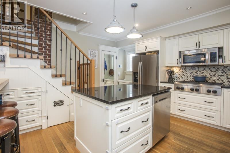 1112 Fourth Ave Avenue, New Westminster, British Columbia  V3M 1T5 - Photo 13 - R3099918