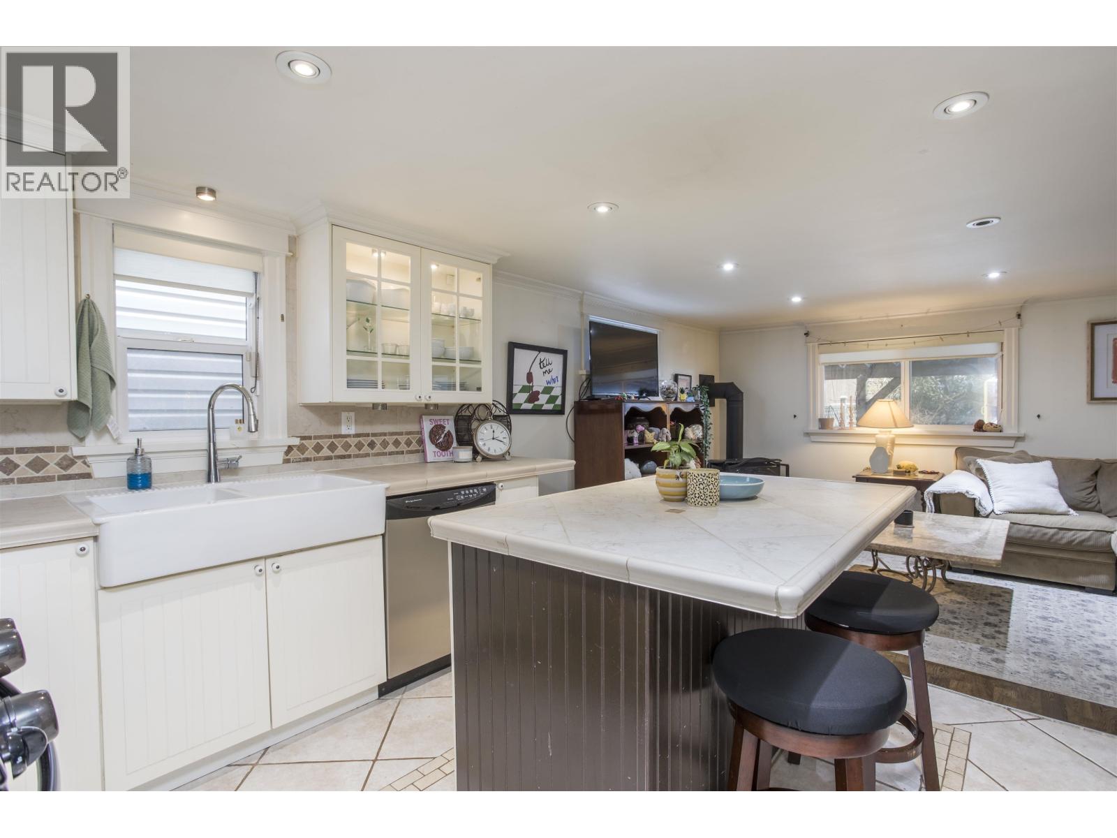 1112 Fourth Ave Avenue, New Westminster, British Columbia  V3M 1T5 - Photo 33 - R3099918