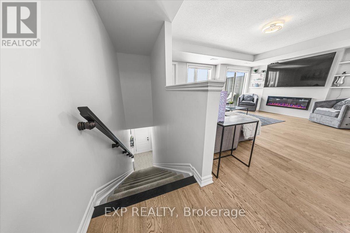 704 Lapland Private, Ottawa, Ontario  K2V 0S4 - Photo 4 - X12888218