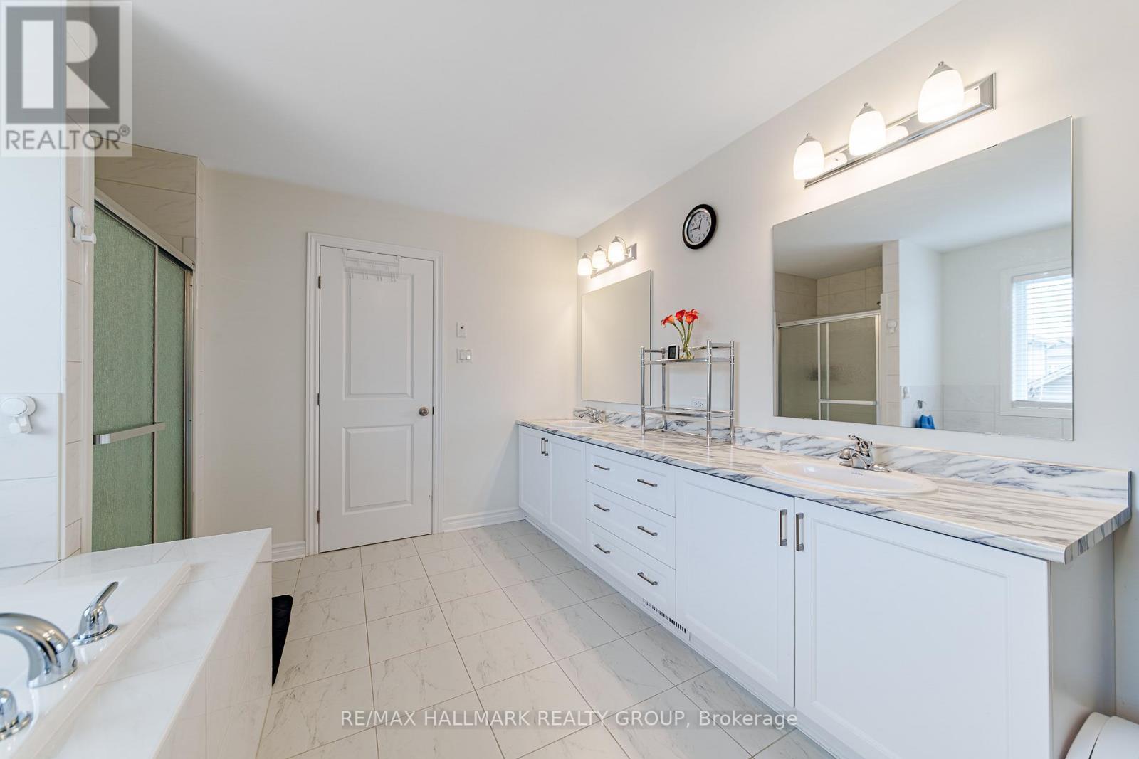 43 Cento Way, Ottawa, Ontario  K2S 0W4 - Photo 38 - X12888226