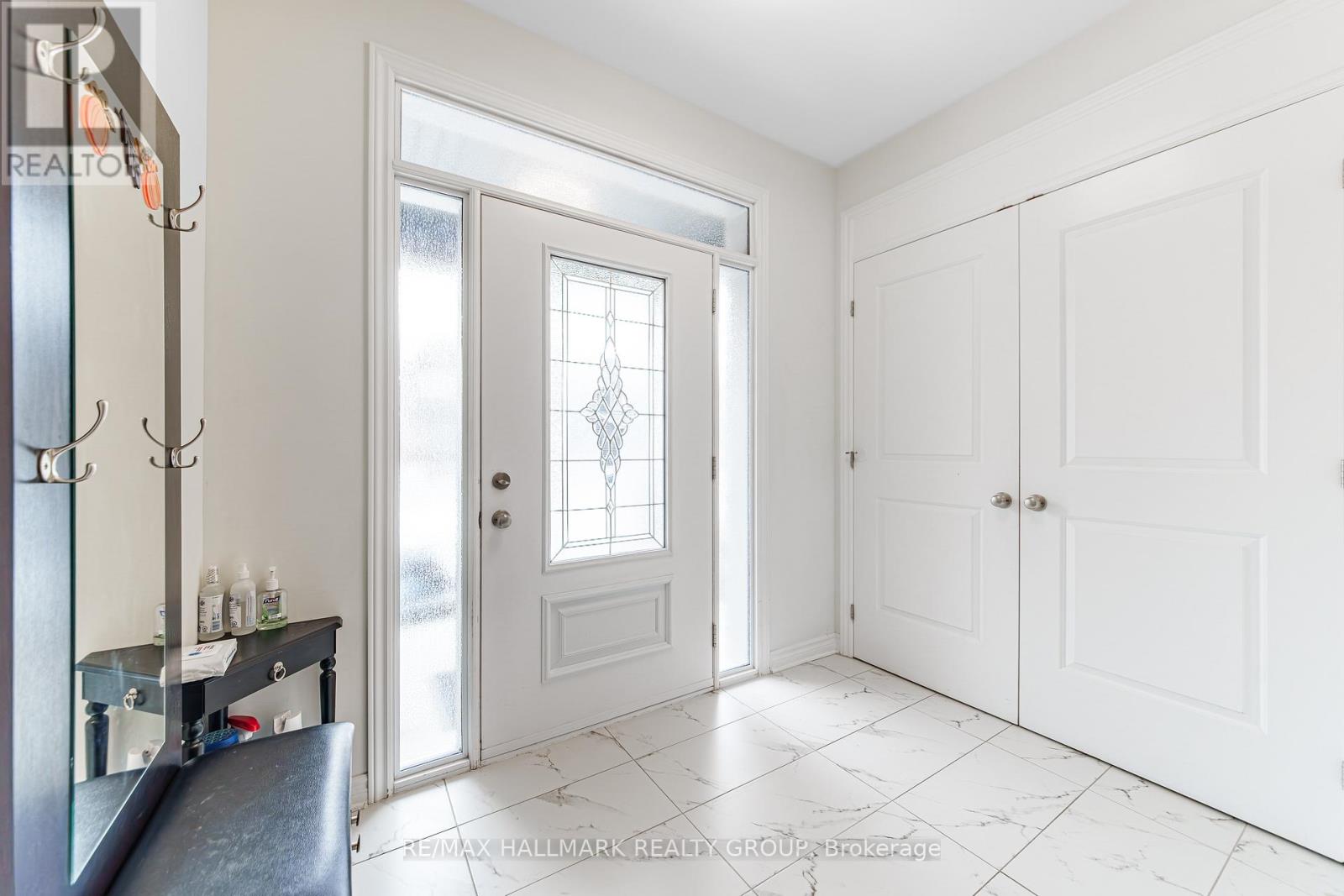 43 Cento Way, Ottawa, Ontario  K2S 0W4 - Photo 7 - X12888226