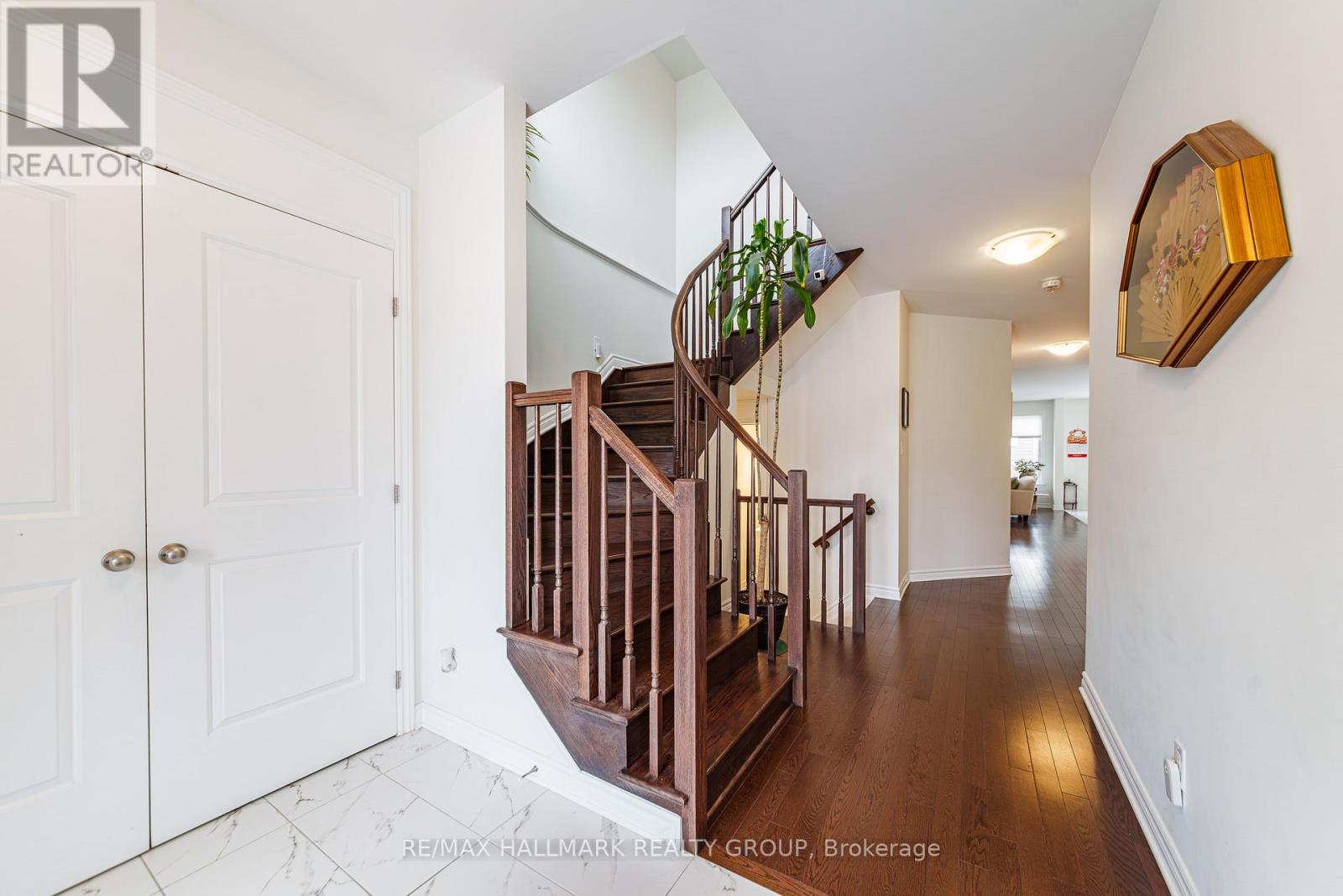 43 Cento Way, Ottawa, Ontario  K2S 0W4 - Photo 8 - X12888226