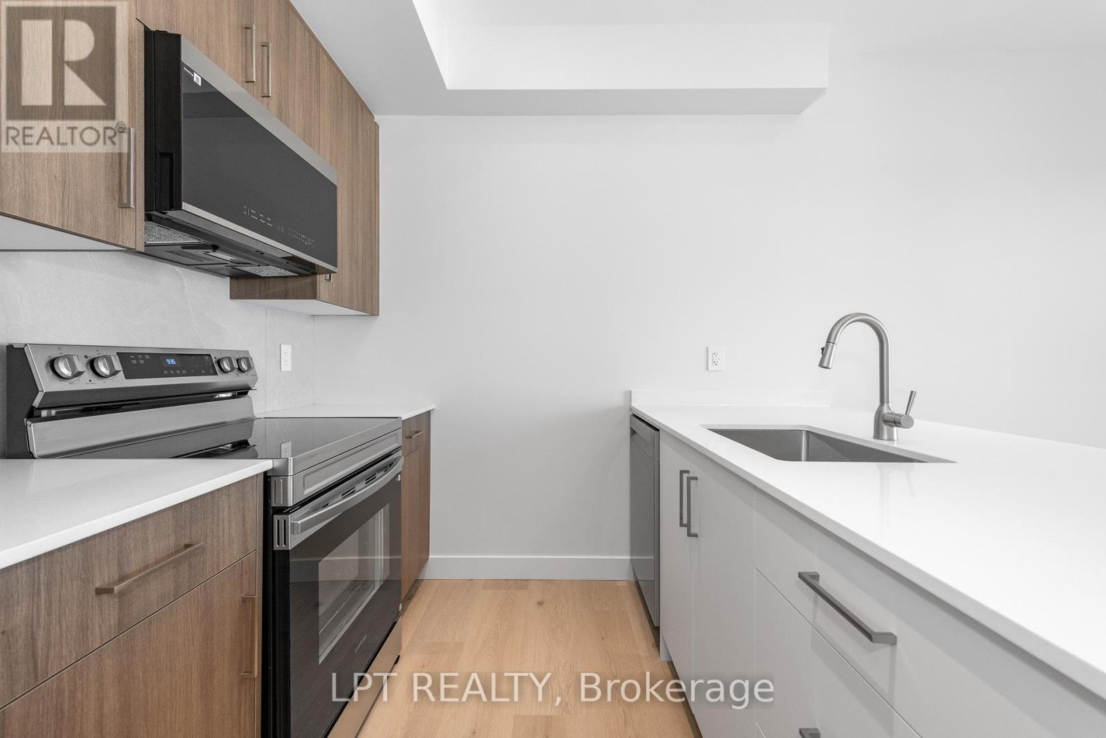 8 - 319 Shakespeare Street, Ottawa, Ontario  K1L 5M1 - Photo 6 - X12888262