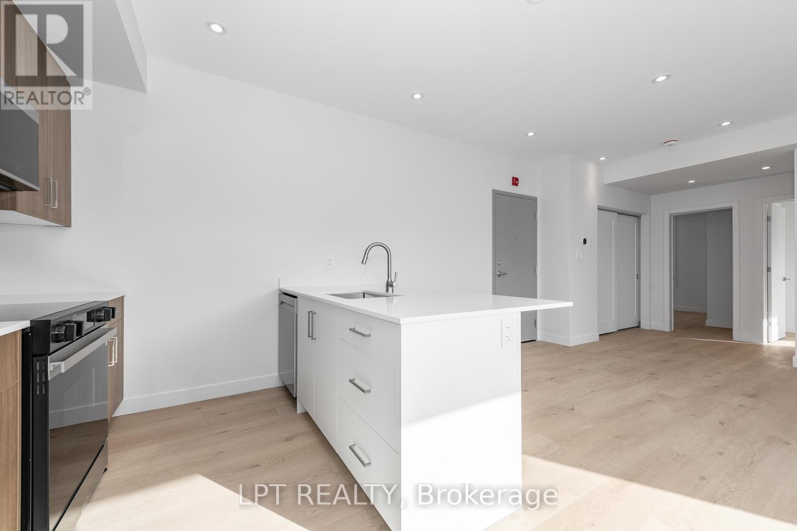 5 - 319 Shakespeare Street, Ottawa, Ontario  K1L 5M1 - Photo 5 - X12888264
