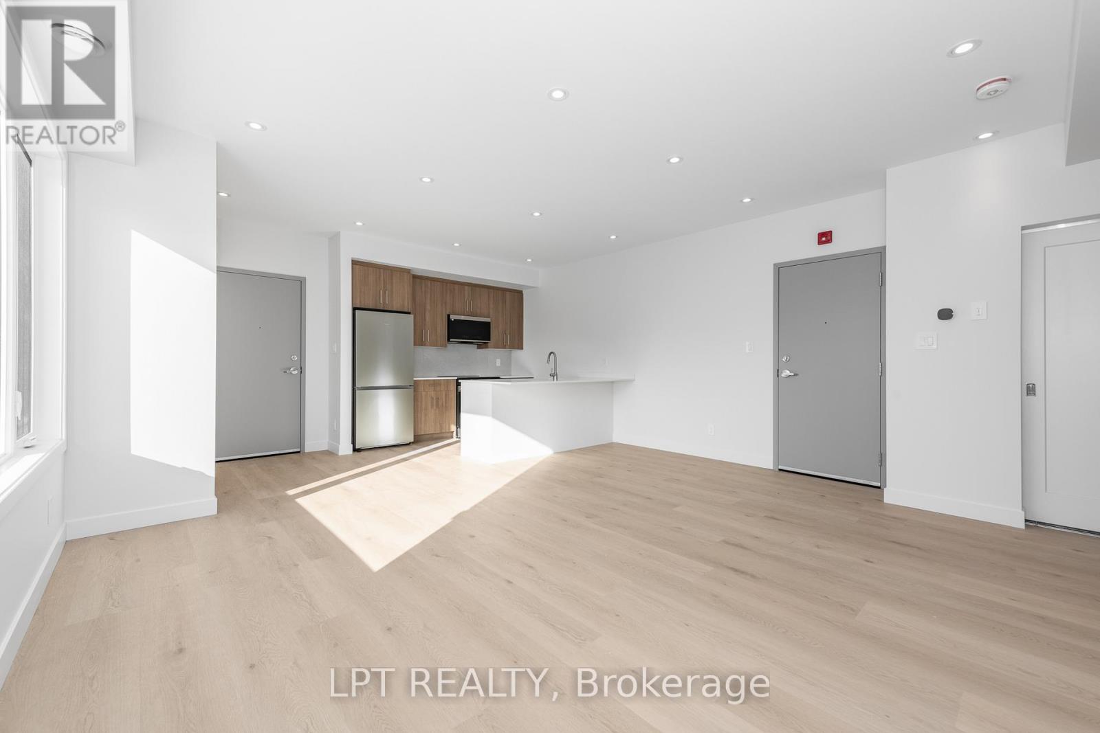 5 - 319 Shakespeare Street, Ottawa, Ontario  K1L 5M1 - Photo 9 - X12888264