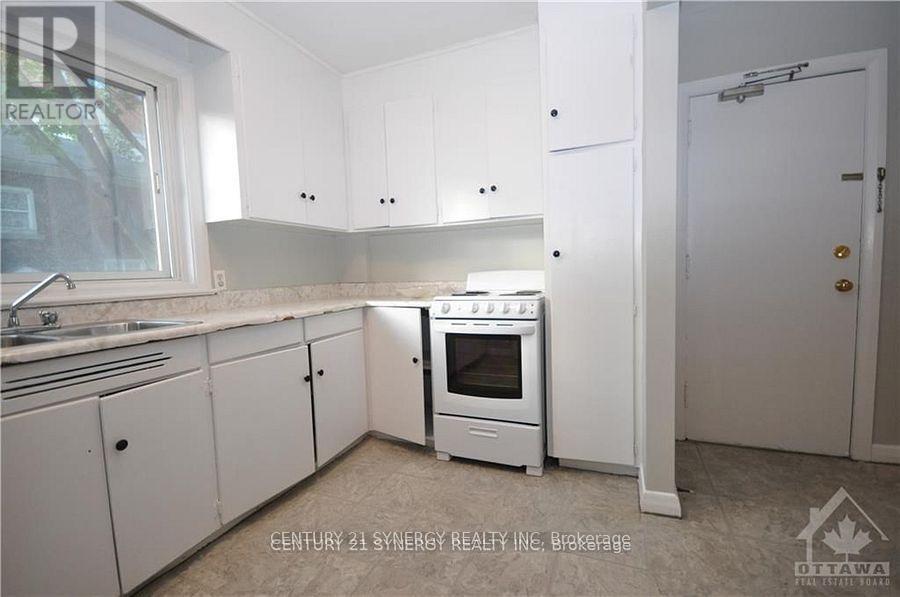 151 Holmwood Avenue, Ottawa, Ontario  K1S 2P2 - Photo 11 - X12888394