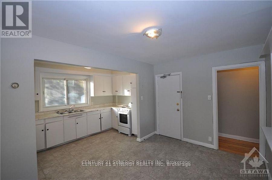 151 Holmwood Avenue, Ottawa, Ontario  K1S 2P2 - Photo 7 - X12888394