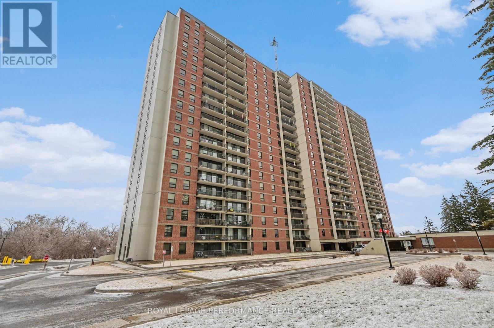 1505 - 665 Bathgate Drive, Ottawa, Ontario K1K 3Y4 - Photo 2 - X12888416