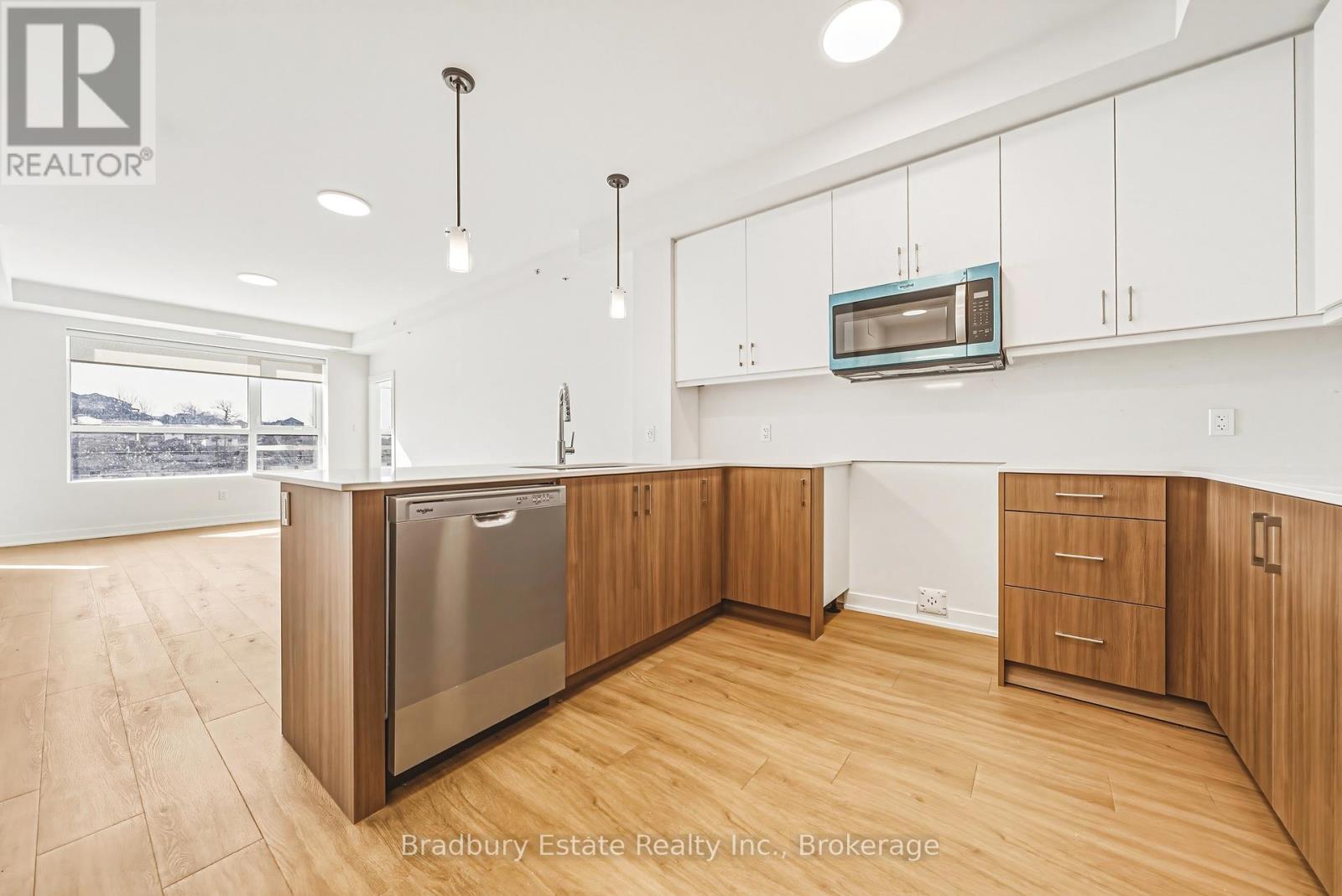 316 - 155 Greenbrier Road, Cambridge, Ontario  N1P 0B3 - Photo 8 - X12888196