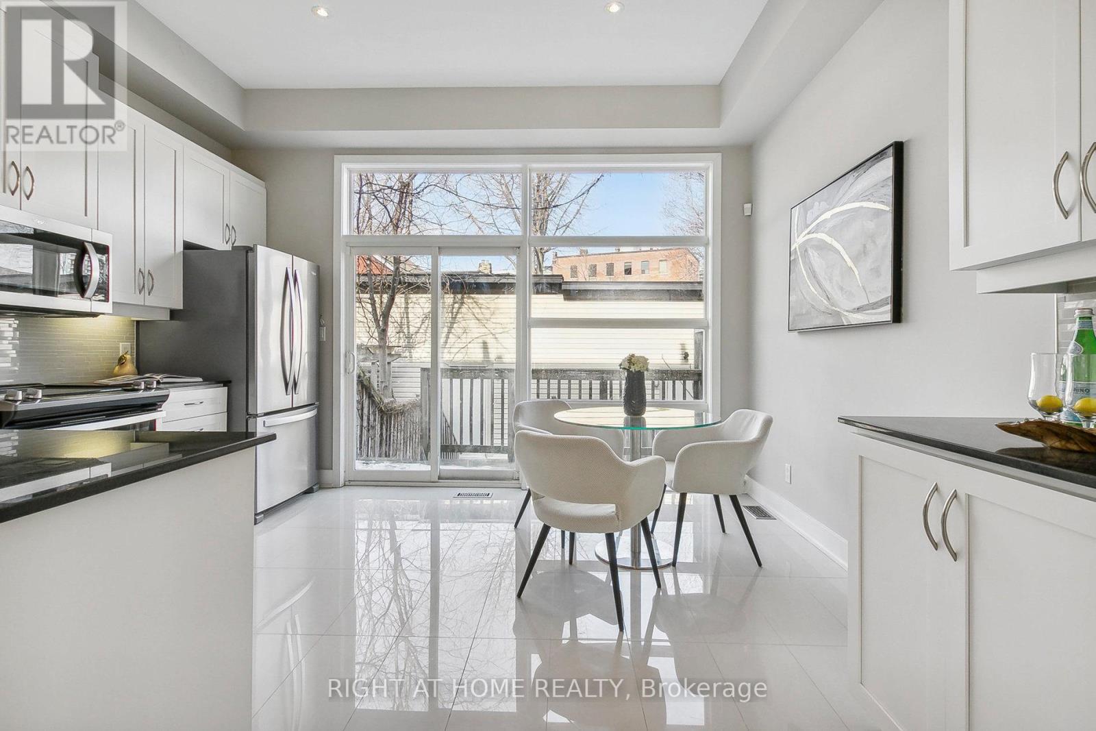 488 King Street E, Toronto, Ontario  M5A 1L8 - Photo 16 - C12720480