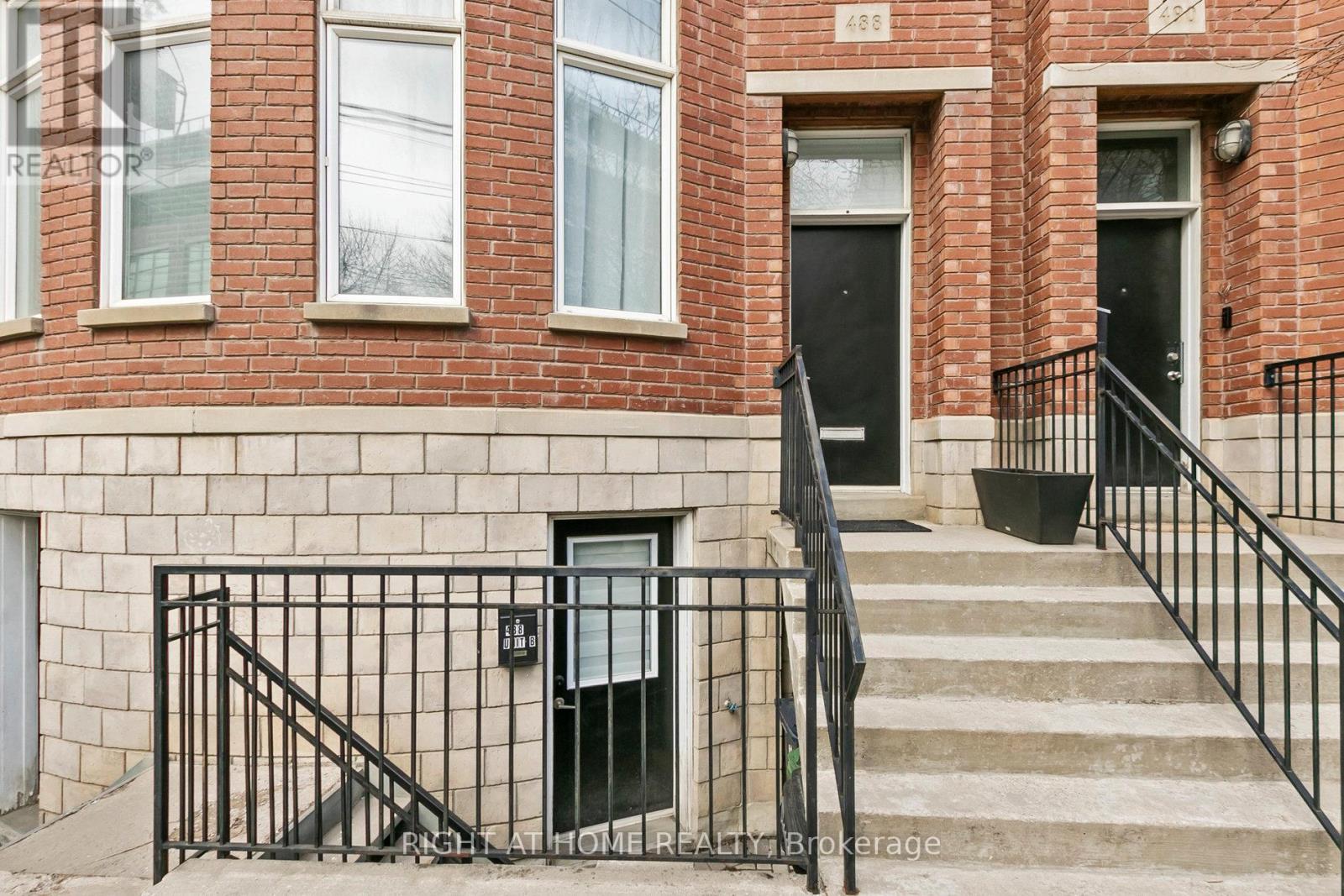 488 King Street E, Toronto, Ontario  M5A 1L8 - Photo 2 - C12720480