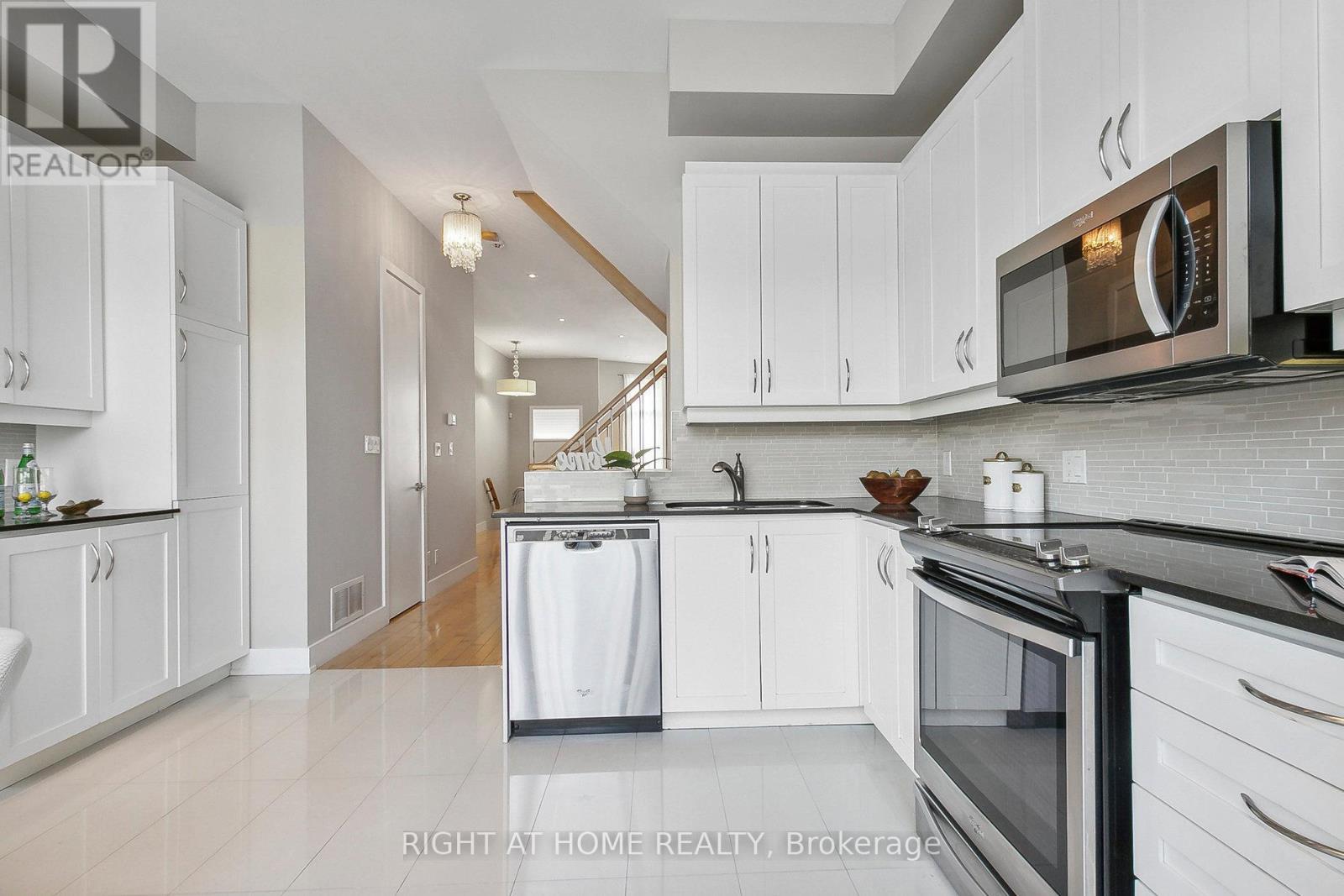 488 King Street E, Toronto, Ontario  M5A 1L8 - Photo 15 - C12720480