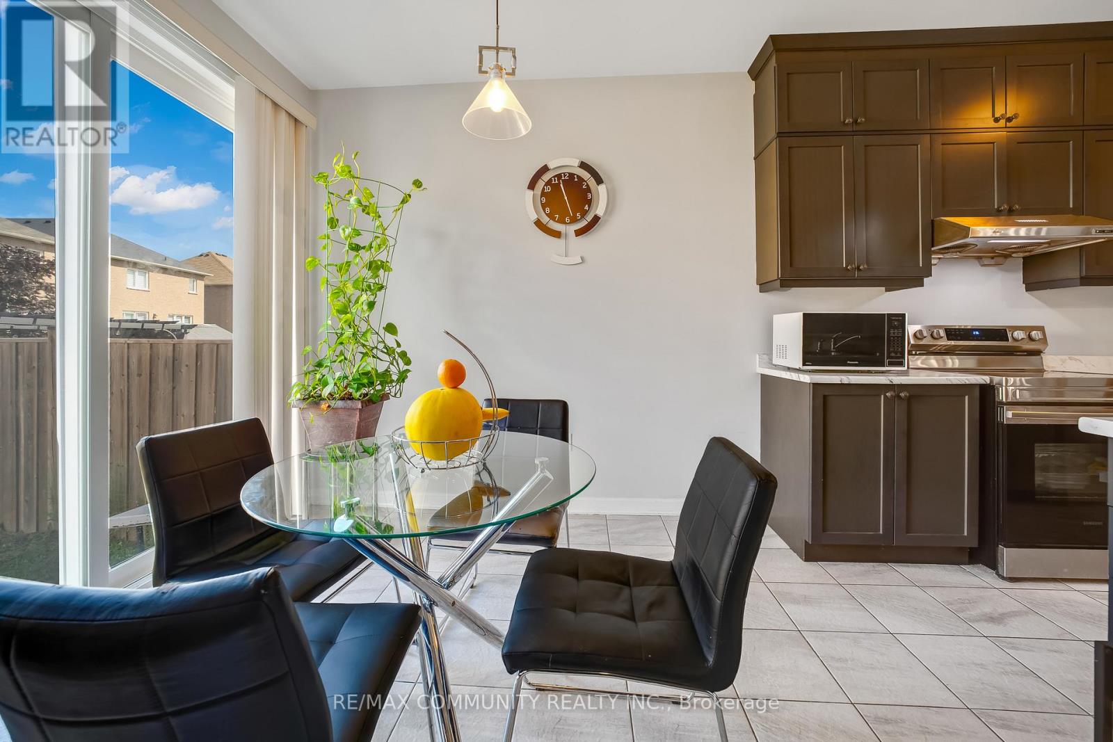 1064 Cameo Street, Pickering, Ontario  L1X 0G2 - Photo 10 - E12885810