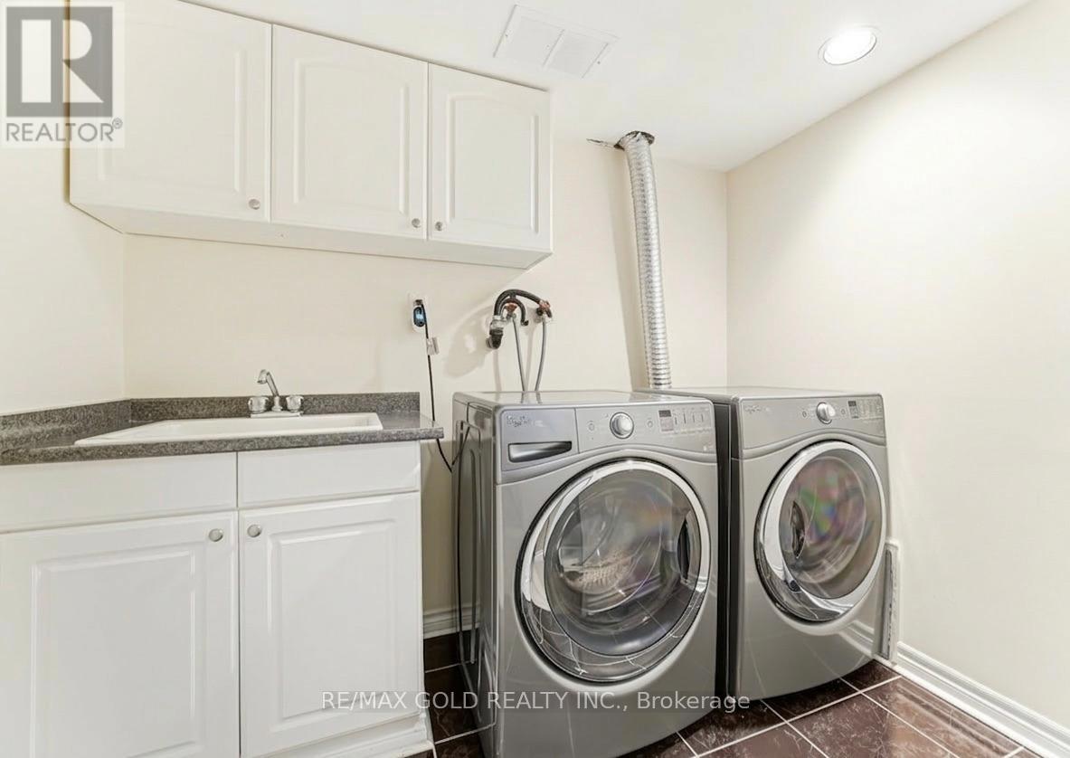 2441 Capilano Crescent, Oakville, Ontario  L6H 6L3 - Photo 45 - W12880596