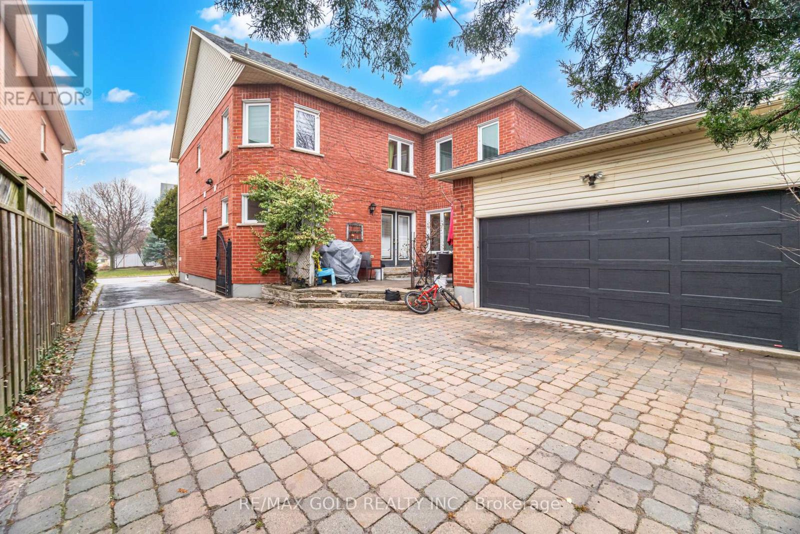 2441 Capilano Crescent, Oakville, Ontario  L6H 6L3 - Photo 47 - W12880596