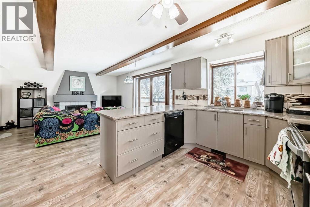 227 Coachwood Crescent Sw, Calgary, Alberta  T3H 1E7 - Photo 11 - A2293769