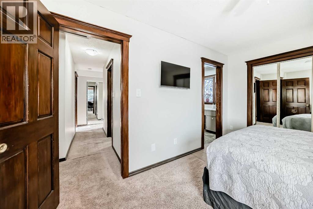 227 Coachwood Crescent Sw, Calgary, Alberta  T3H 1E7 - Photo 25 - A2293769