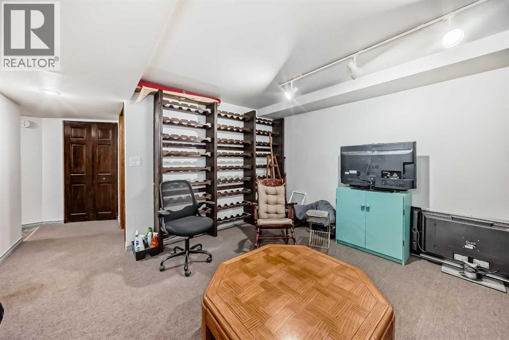 227 Coachwood Crescent Sw, Calgary, Alberta  T3H 1E7 - Photo 33 - A2293769