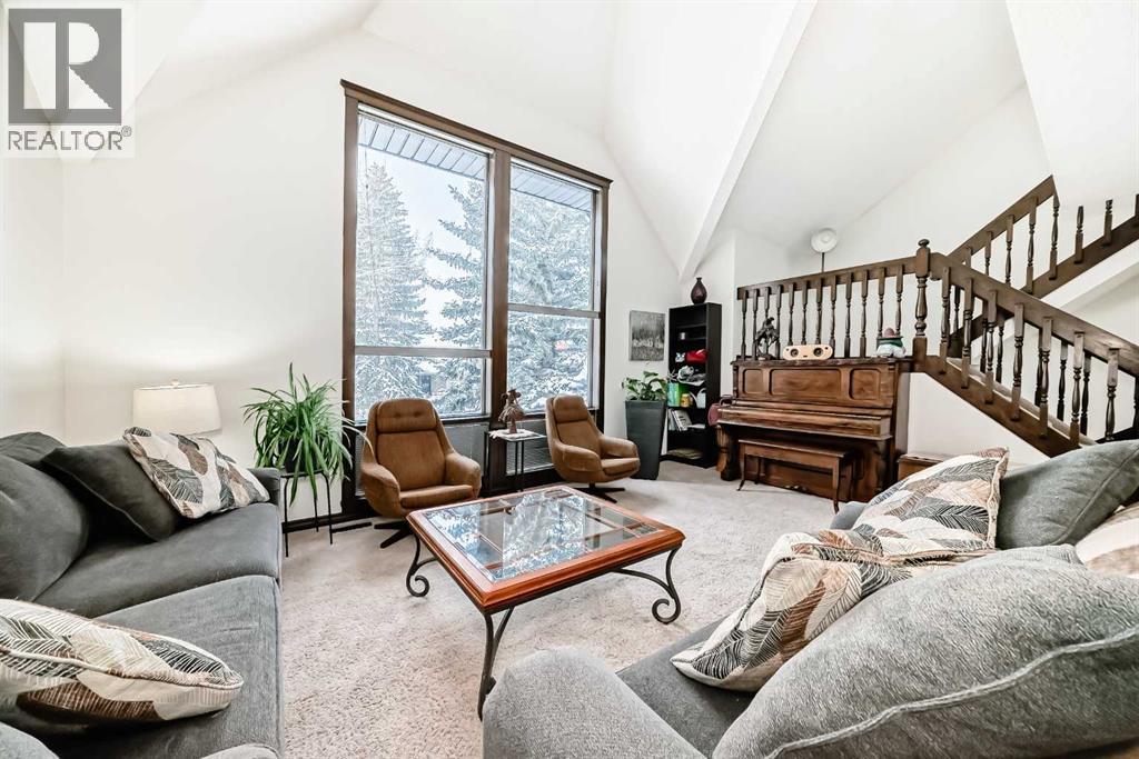 227 Coachwood Crescent Sw, Calgary, Alberta  T3H 1E7 - Photo 4 - A2293769