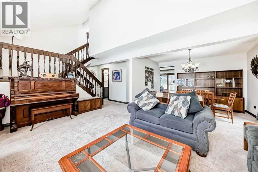 227 Coachwood Crescent Sw, Calgary, Alberta  T3H 1E7 - Photo 6 - A2293769