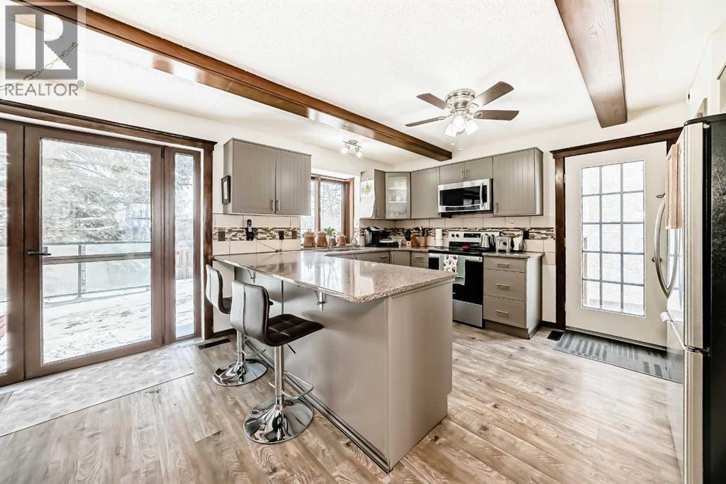 227 Coachwood Crescent Sw, Calgary, Alberta  T3H 1E7 - Photo 8 - A2293769