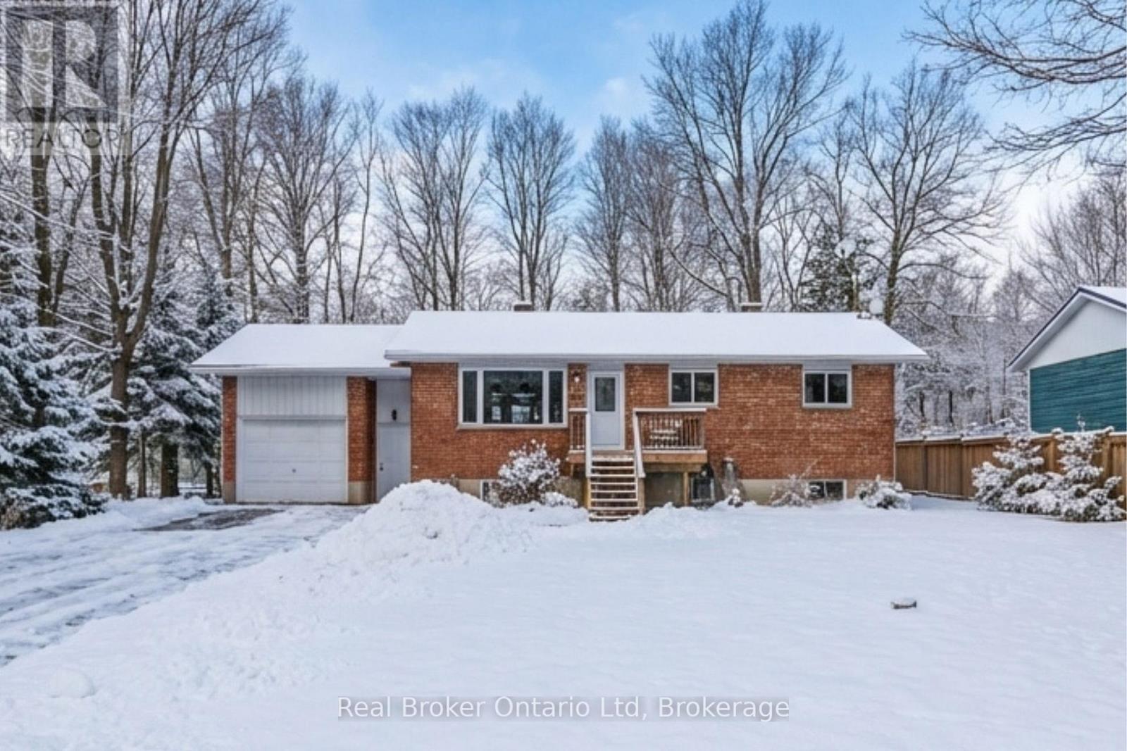 16 Mundy Avenue, Tiny, Ontario  L9M 0B5 - Photo 2 - S12888304