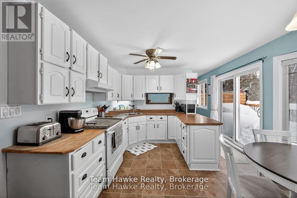 50 Laurier Boulevard, Tiny, Ontario  L9M 0J2 - Photo 10 - S12888316