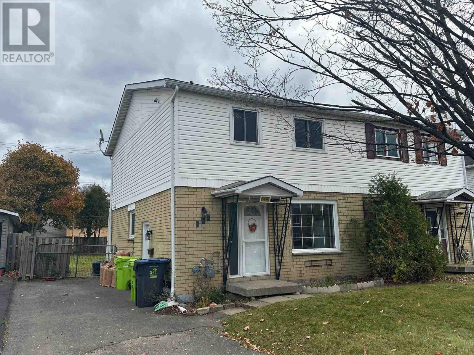 744 Pine St, Sault Ste. Marie, Ontario P6B 3G1 - Photo 1 - SM260279