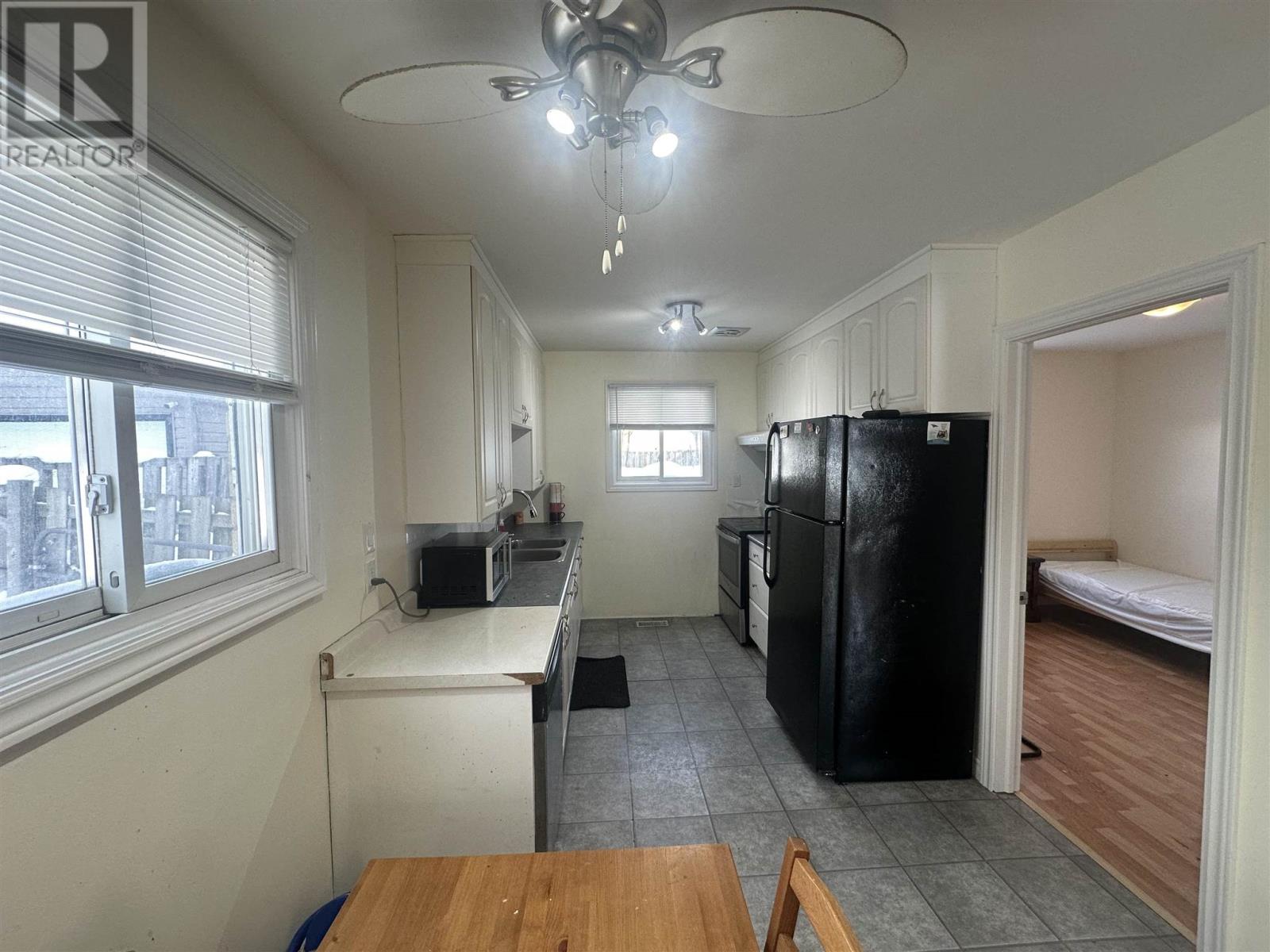 744 Pine St, Sault Ste. Marie, Ontario P6B 3G1 - Photo 2 - SM260279