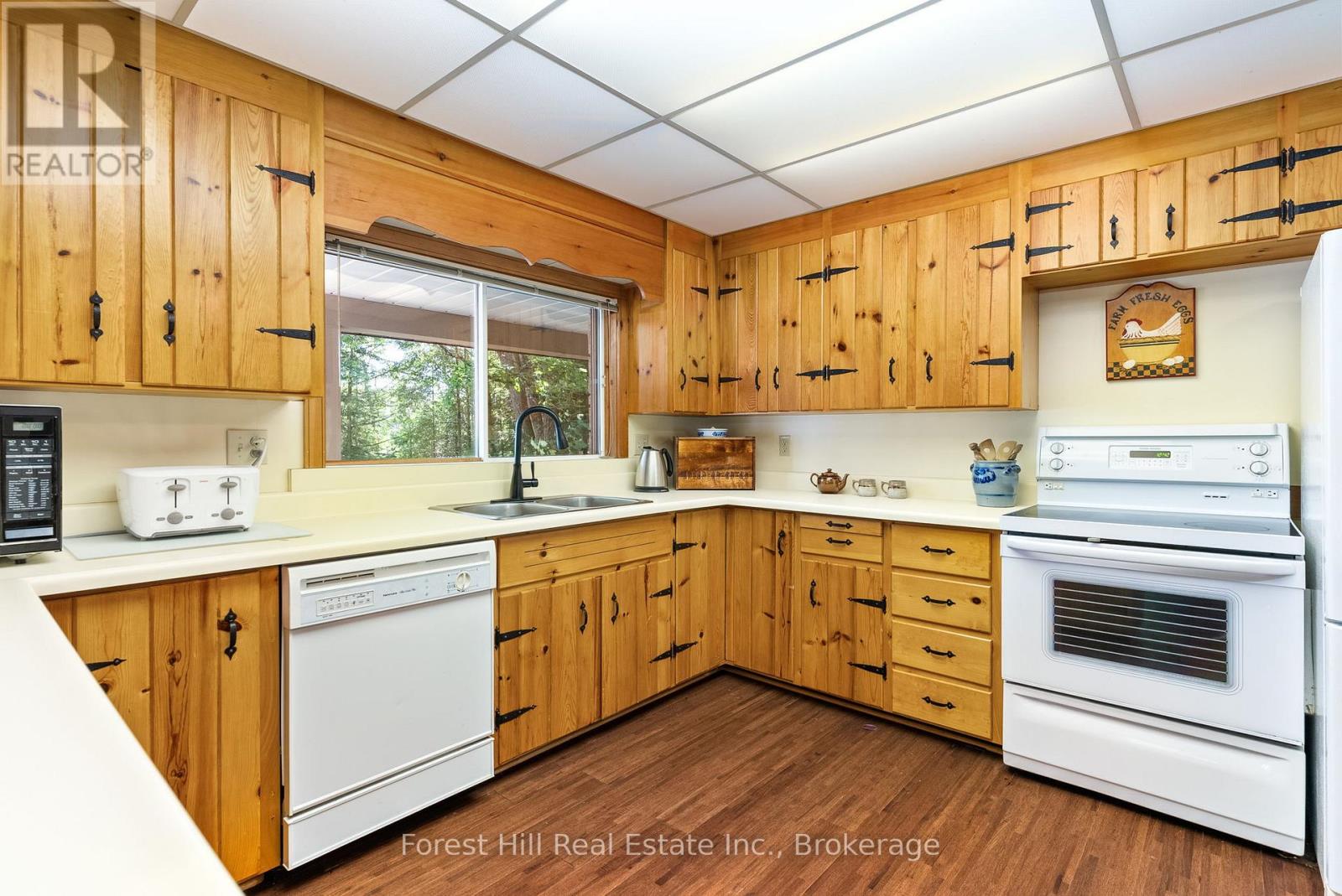 1089 Lutes Lane, Algonquin Highlands, Ontario  P0A 1E0 - Photo 35 - X12888298