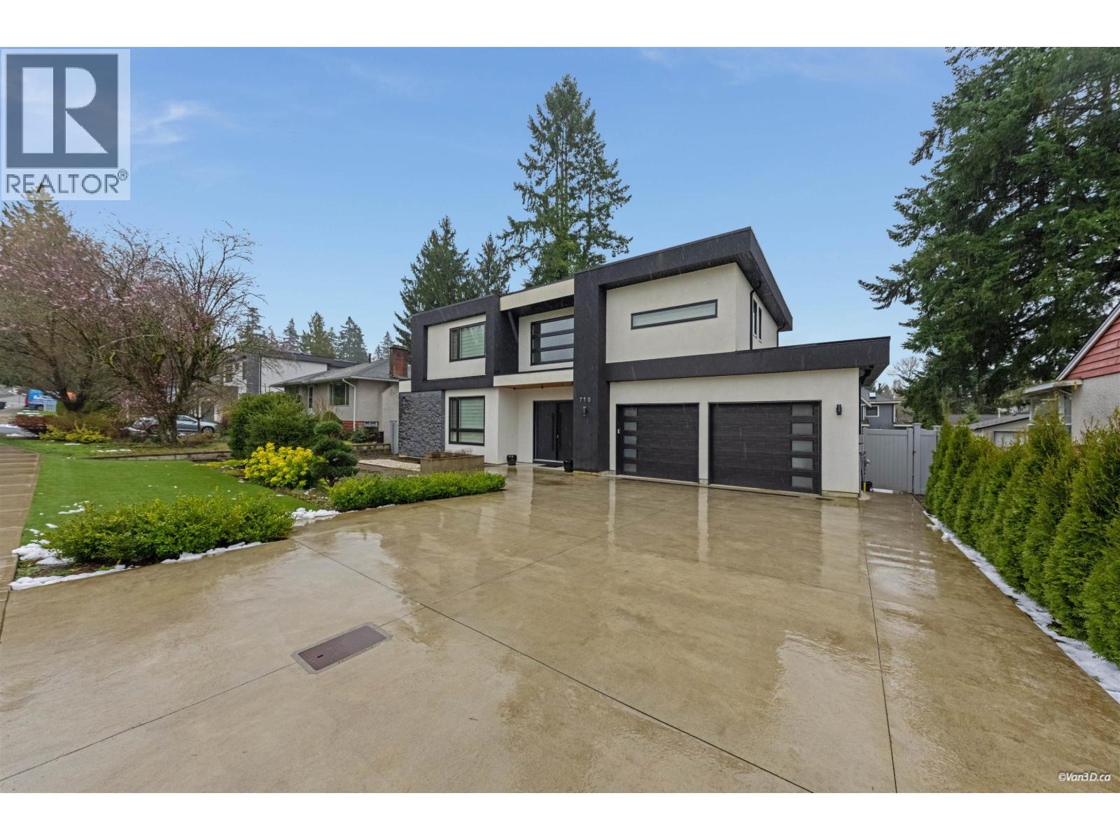 710 Ivy Avenue, Coquitlam, British Columbia  V3J 2J2 - Photo 2 - R3099978