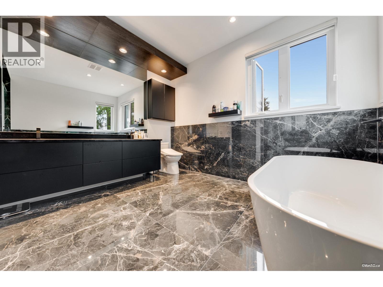 710 Ivy Avenue, Coquitlam, British Columbia  V3J 2J2 - Photo 35 - R3099978