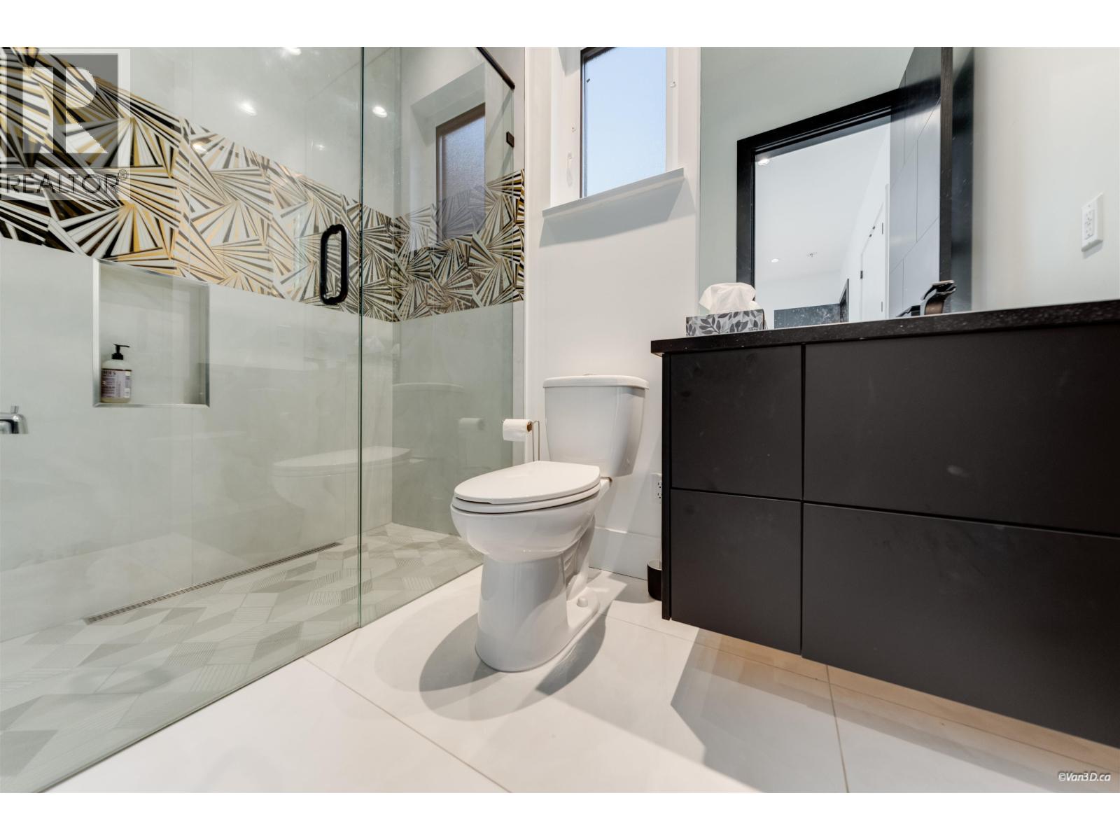 710 Ivy Avenue, Coquitlam, British Columbia  V3J 2J2 - Photo 36 - R3099978