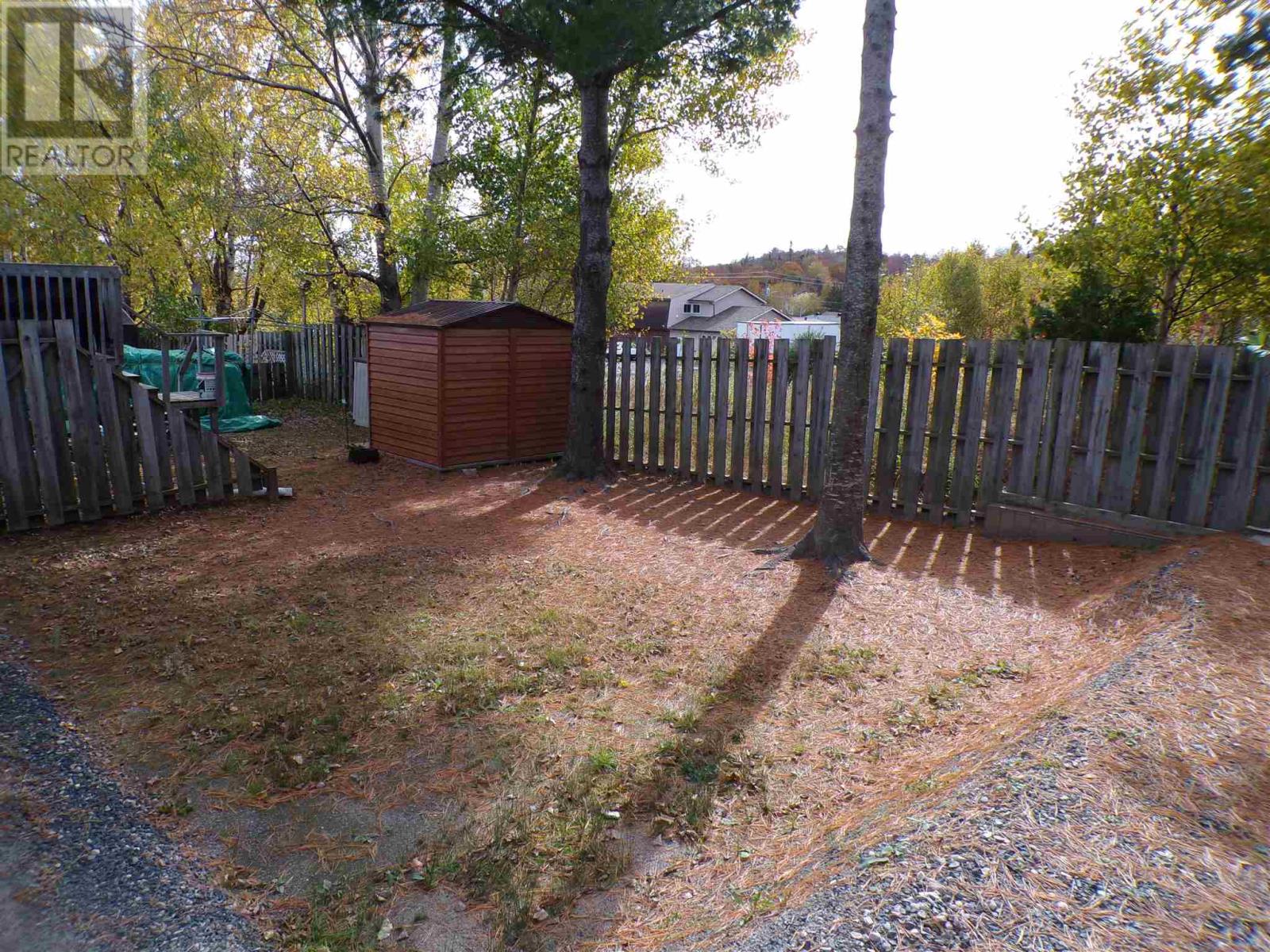 64 Farrell Cres, Elliot Lake, Ontario  P5A 3M9 - Photo 3 - SM260487