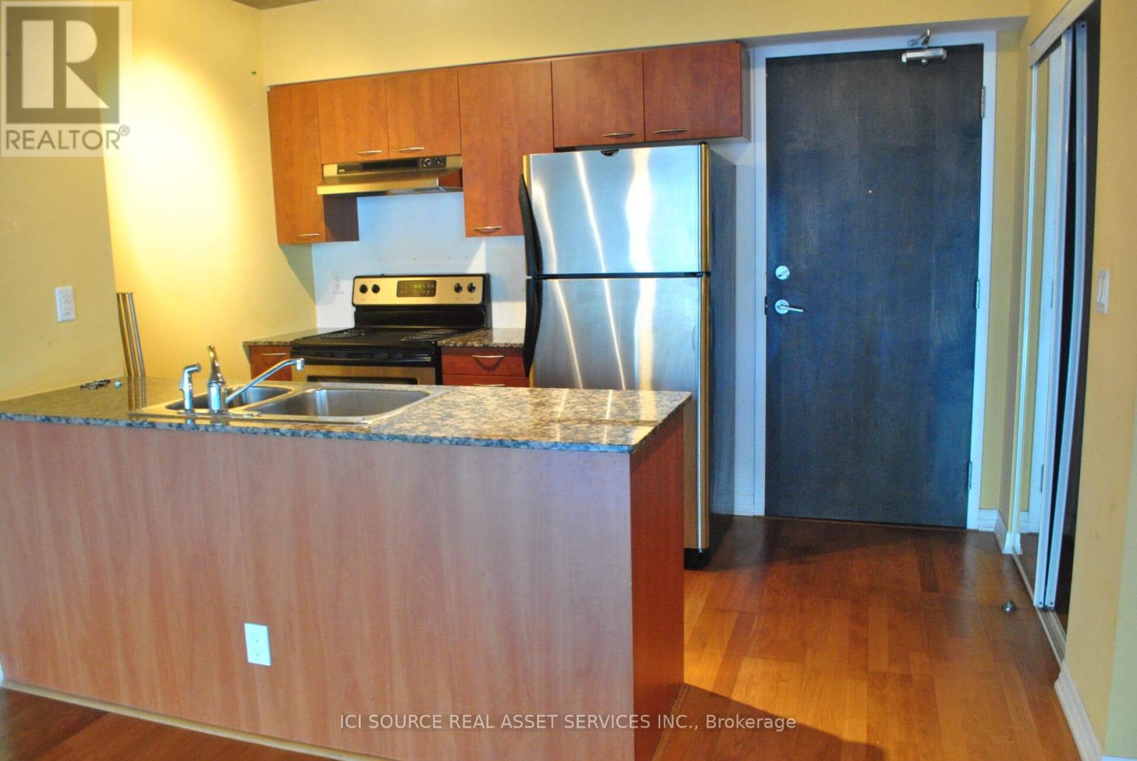 902 - 22 Wellesley Street E, Toronto, Ontario  M4Y 1G3 - Photo 5 - C12888204