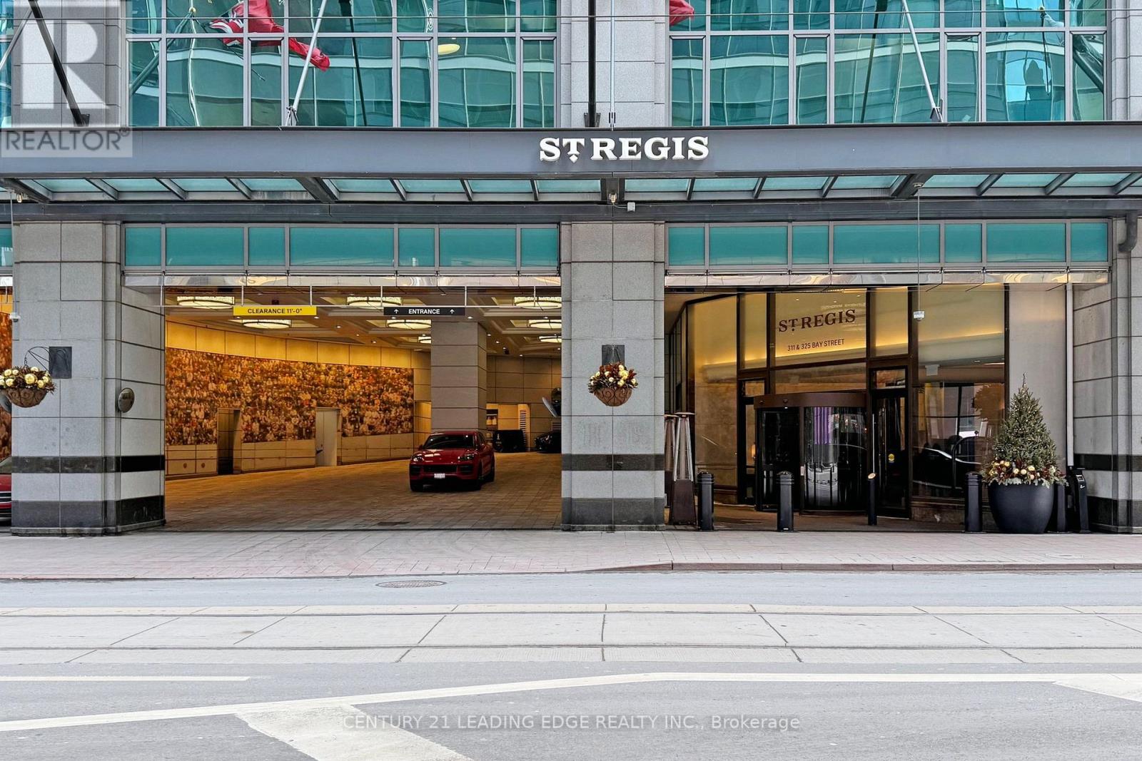 4202 - 311 Bay Street, Toronto (Bay Street Corridor), Ontario  M5H 4G5 - Photo 2 - C12888214