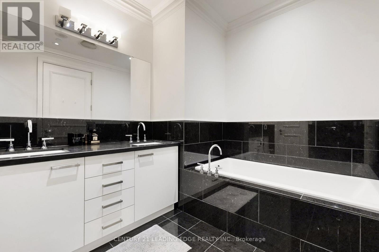 4202 - 311 Bay Street, Toronto (Bay Street Corridor), Ontario  M5H 4G5 - Photo 23 - C12888214