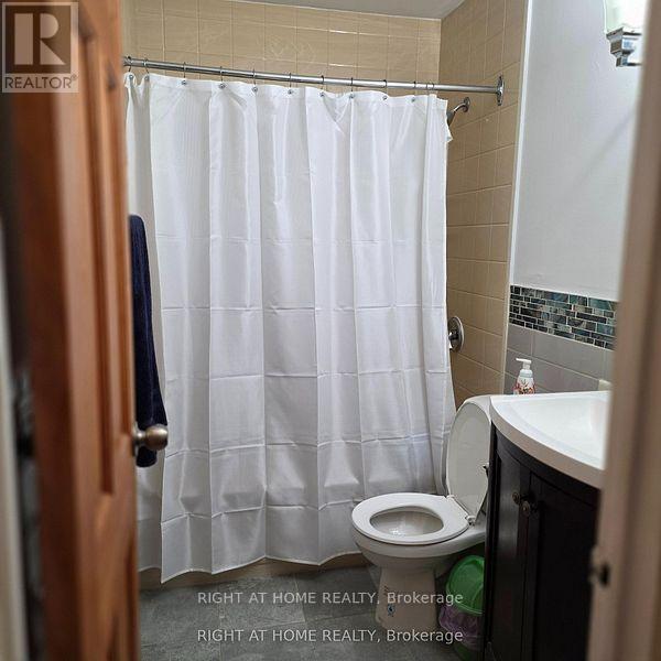 2504 - 715 Don Mills Road, Toronto (Flemingdon Park), Ontario  M3C 1S5 - Photo 15 - C12888324