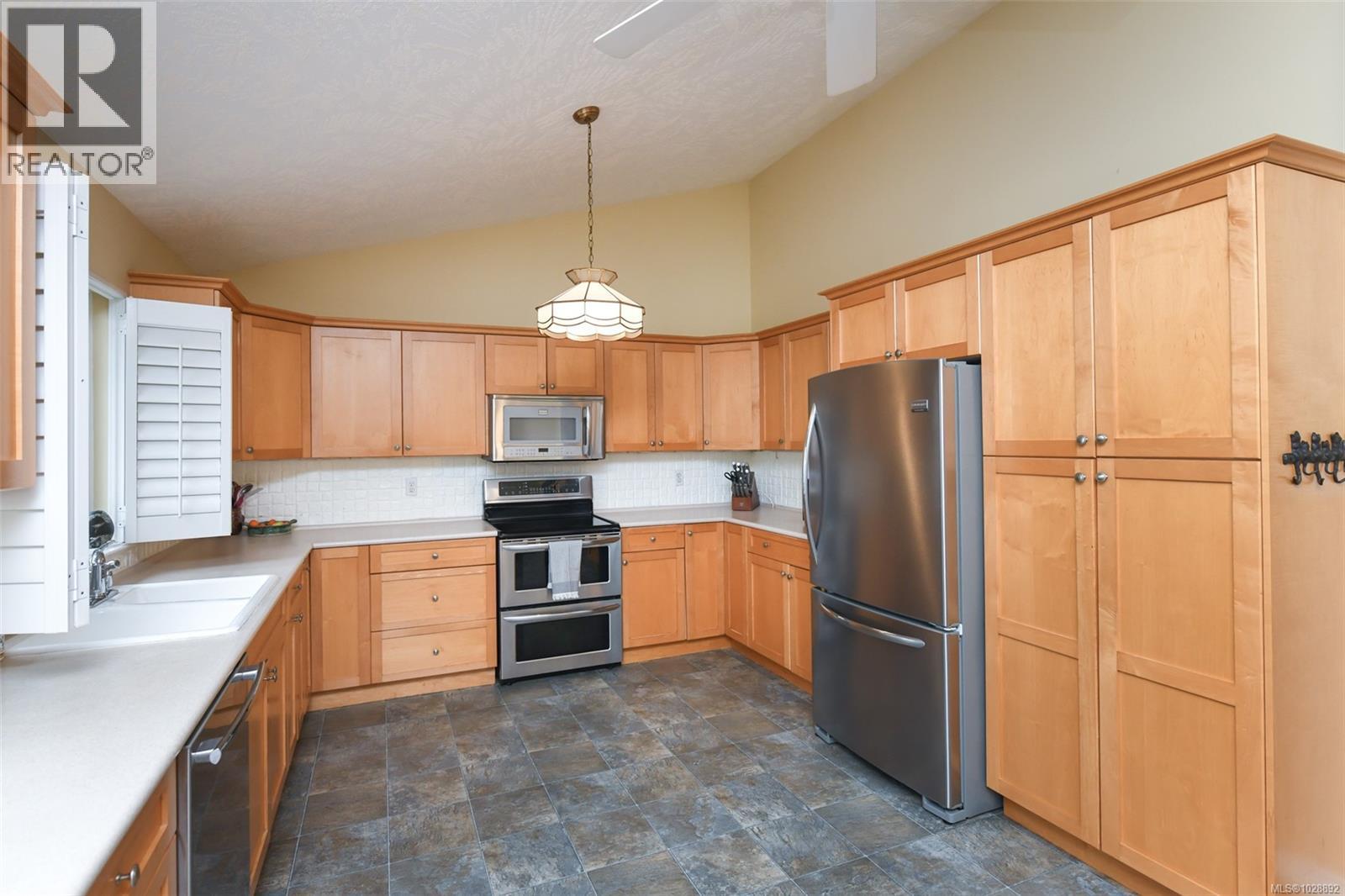 2445 Valley View Dr, Courtenay, British Columbia  V9N 8S5 - Photo 12 - 1028892