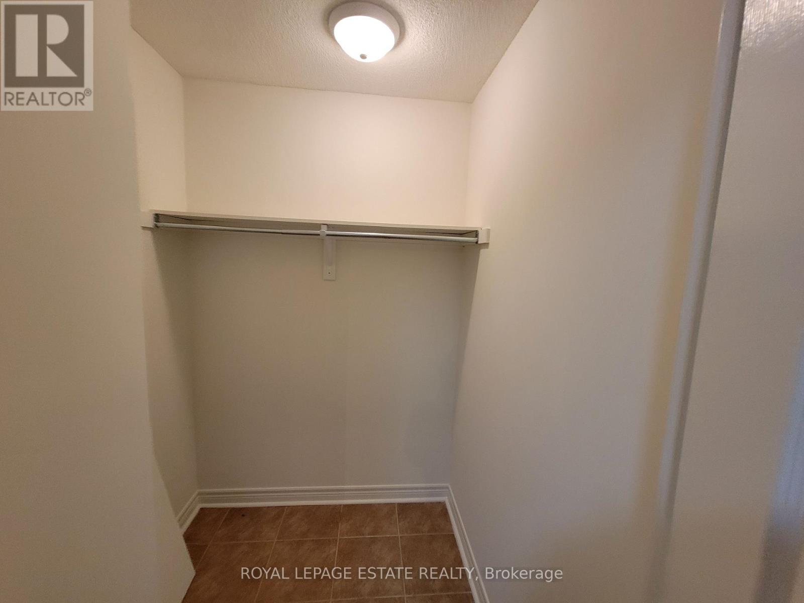 415 - 60 Fairfax Crescent, Toronto (Clairlea-Birchmount), Ontario  M1L 0E1 - Photo 5 - E12888326