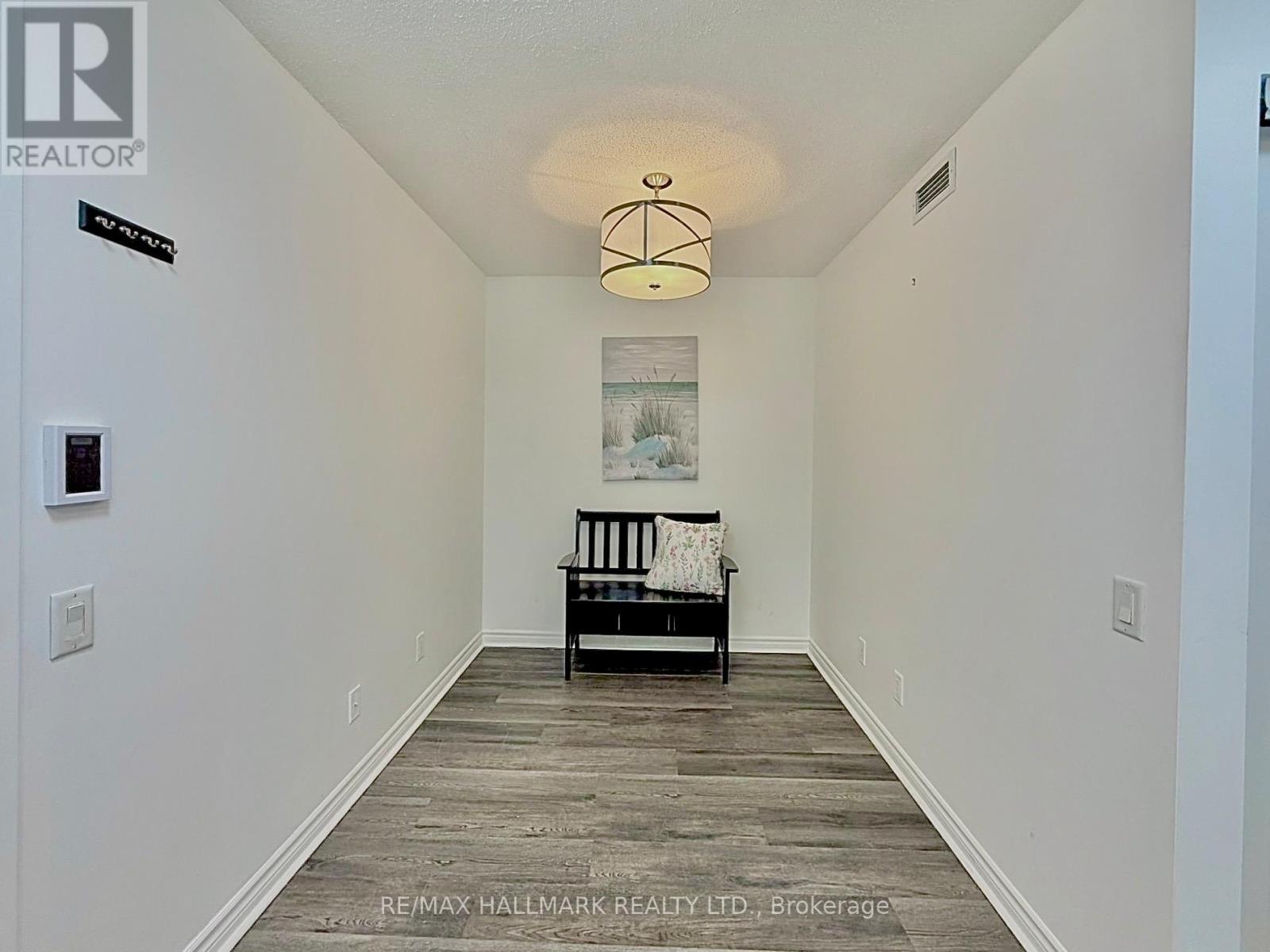 920 - 8 Mondeo Drive, Toronto (Dorset Park), Ontario  M1P 5C7 - Photo 7 - E12888352