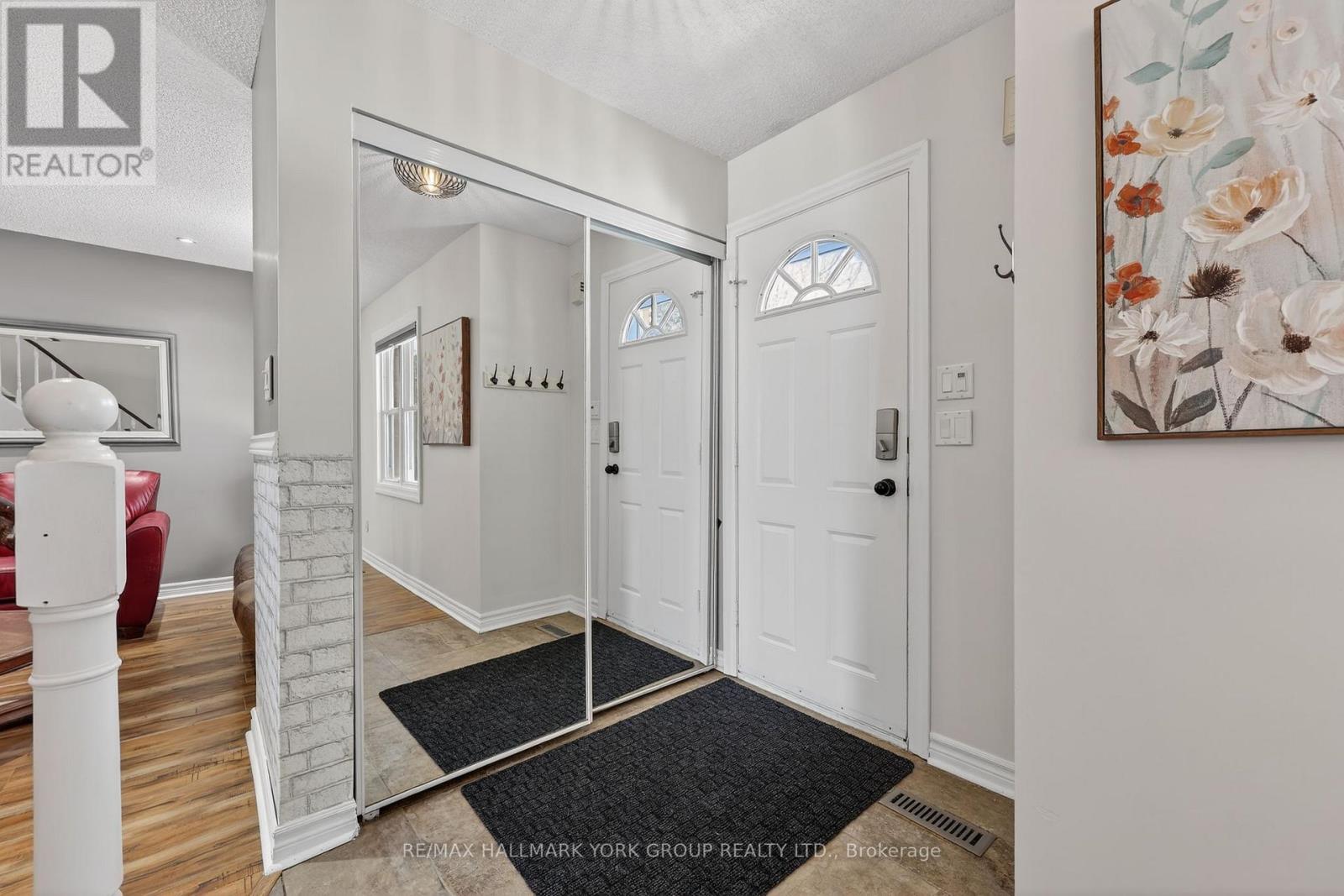 1896 Ashwood Avenue, Innisfil (Alcona), Ontario  L9S 1W1 - Photo 3 - N12888182