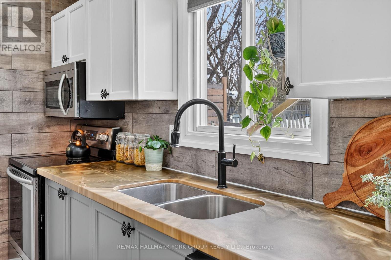 1896 Ashwood Avenue, Innisfil (Alcona), Ontario  L9S 1W1 - Photo 6 - N12888182