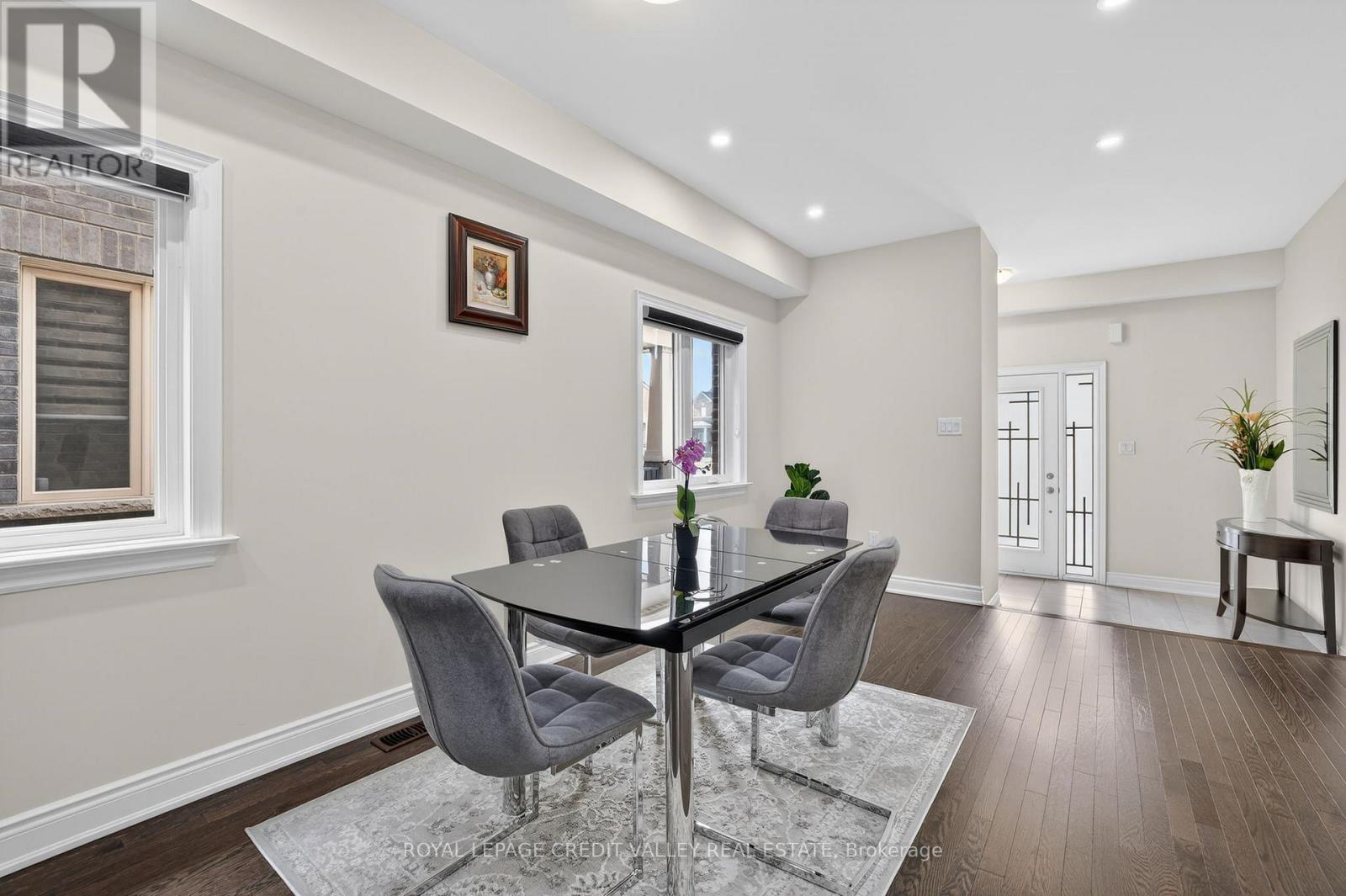 29 Memorial Court, Bradford West Gwillimbury (Bradford), Ontario  L3Z 4H5 - Photo 11 - N12888188