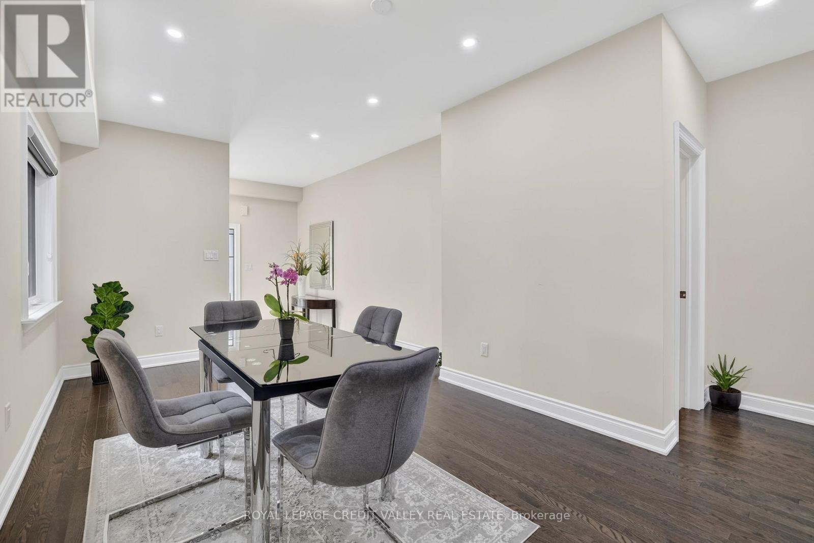 29 Memorial Court, Bradford West Gwillimbury (Bradford), Ontario  L3Z 4H5 - Photo 12 - N12888188