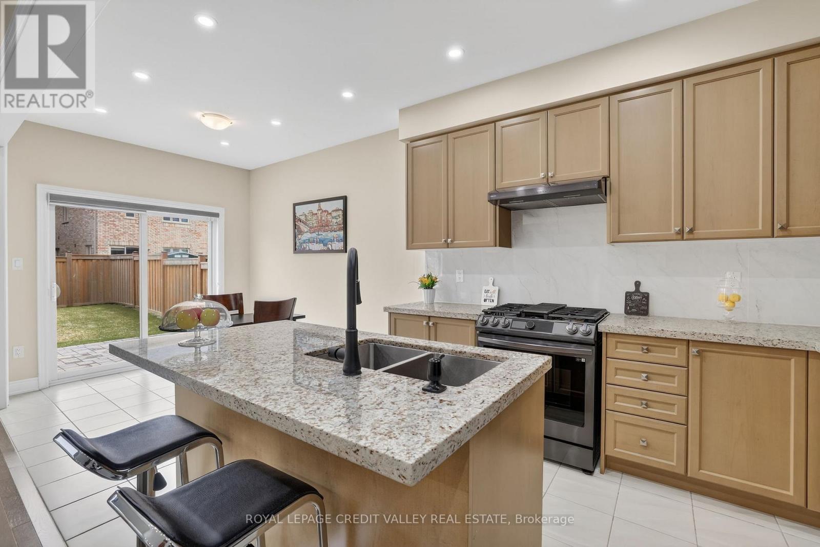 29 Memorial Court, Bradford West Gwillimbury (Bradford), Ontario  L3Z 4H5 - Photo 17 - N12888188